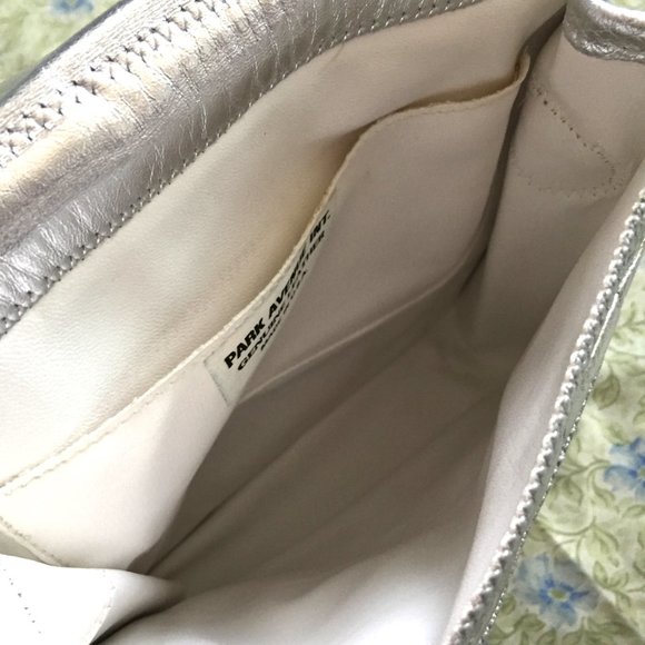 Park Ave Int. Vintage Crossbody Bag - Picture 9 of 10